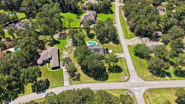 27112 Fairway Crossings Drive, Huffman, TX 77336