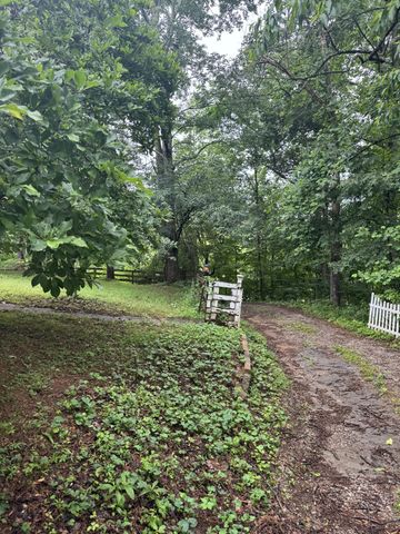 5551 Highway 52, W, Lafayette, TN 37083