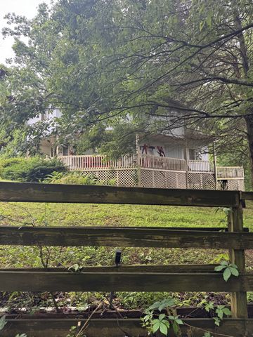 5551 Highway 52, W, Lafayette, TN 37083