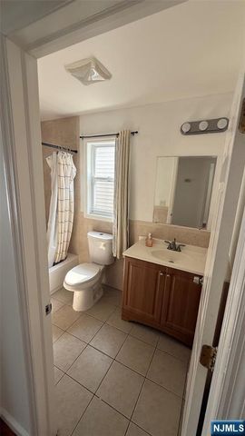 51 Godwin 2 second flo, Paterson, NJ 07501
