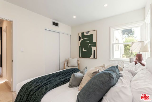 11344 Delano Street, North Hollywood (los Angeles), CA 91606