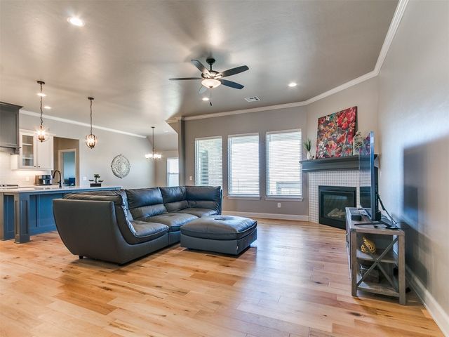 509 Carlow Way, Yukon, OK 73099