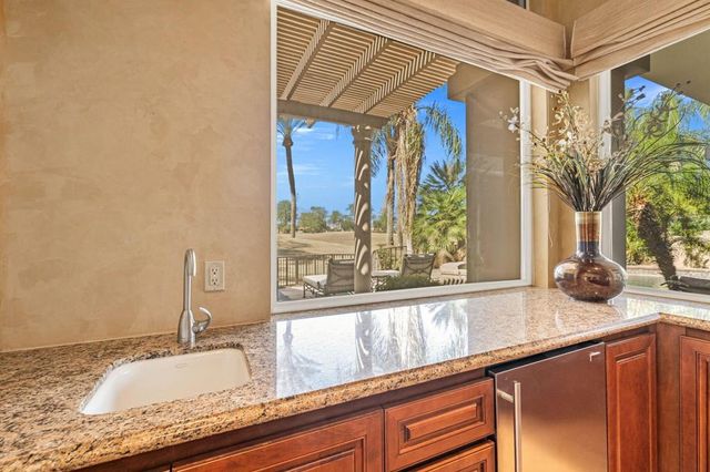 311 Eagle Dance Circle, Palm Desert, CA 92211