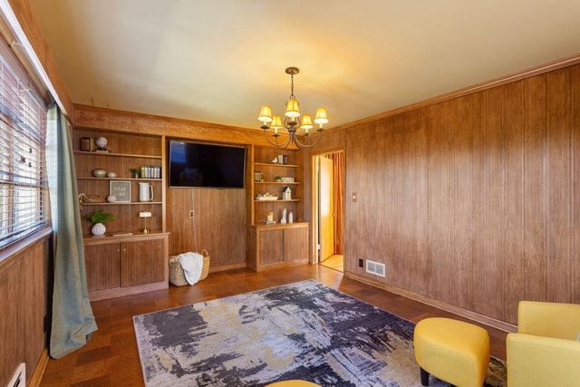 210 EDGEWOOD RD, Staunton, VA 24401