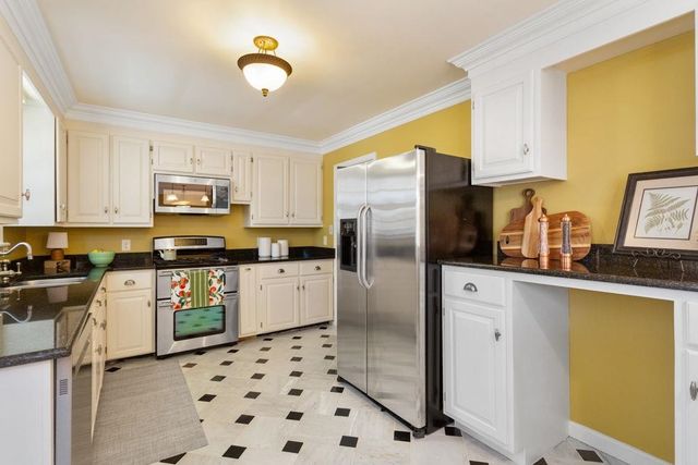 210 EDGEWOOD RD, Staunton, VA 24401