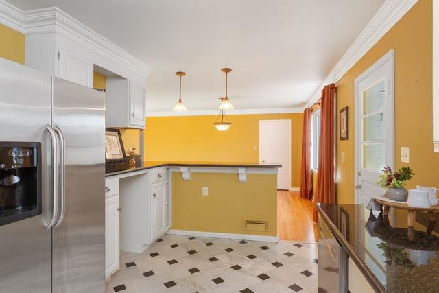 210 EDGEWOOD RD, Staunton, VA 24401