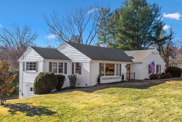 210 EDGEWOOD RD, Staunton, VA 24401