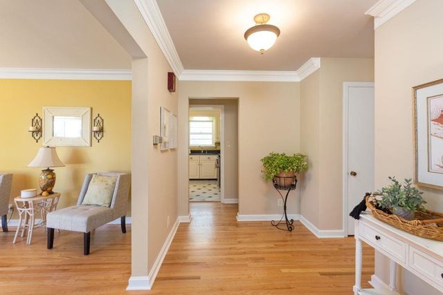 210 EDGEWOOD RD, Staunton, VA 24401