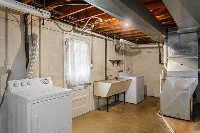 210 EDGEWOOD RD, Staunton, VA 24401