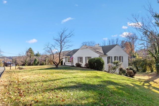 210 EDGEWOOD RD, Staunton, VA 24401