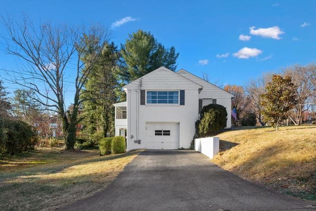 210 EDGEWOOD RD, Staunton, VA 24401