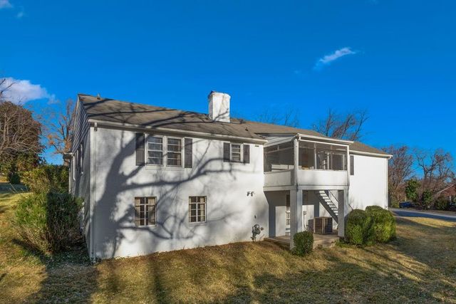 210 EDGEWOOD RD, Staunton, VA 24401