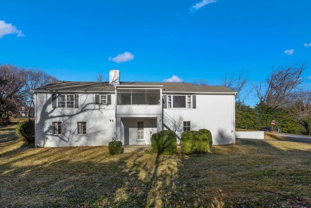 210 EDGEWOOD RD, Staunton, VA 24401