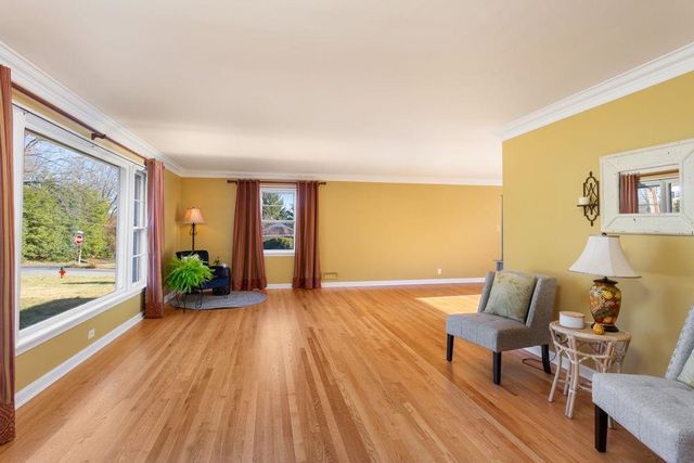 210 EDGEWOOD RD, Staunton, VA 24401