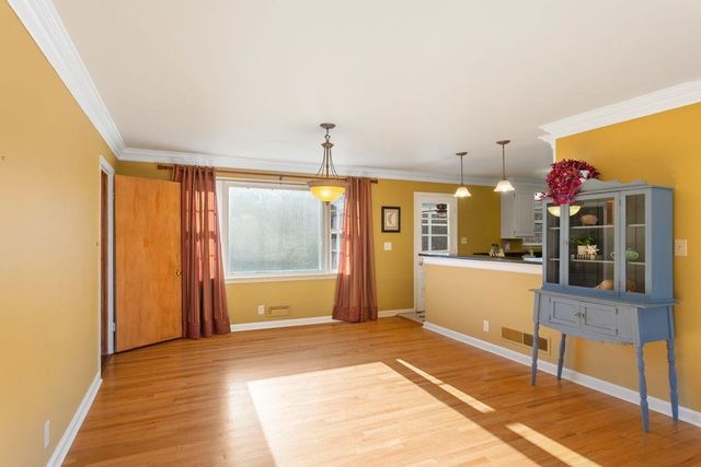 210 EDGEWOOD RD, Staunton, VA 24401