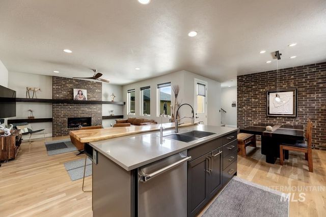 2963 S Old Hickory Way, Boise, ID 83716