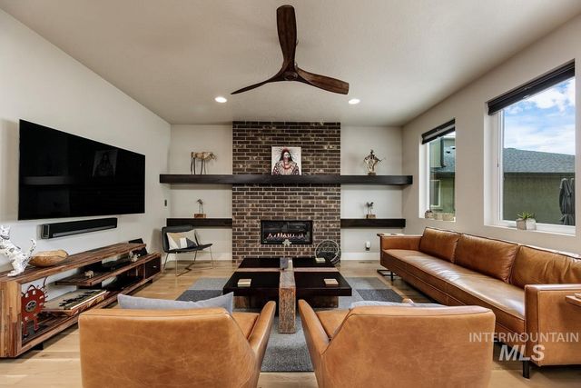 2963 S Old Hickory Way, Boise, ID 83716