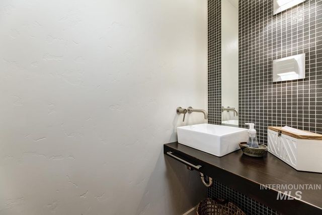 2963 S Old Hickory Way, Boise, ID 83716