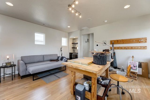 2963 S Old Hickory Way, Boise, ID 83716