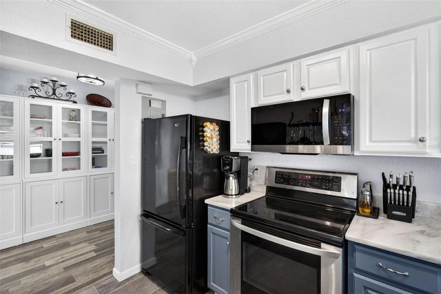 1943 CLOVERLAWN AVENUE, Orlando, FL 32806