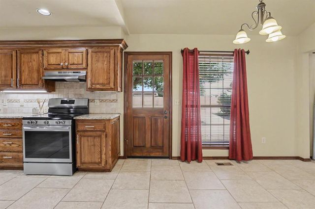 1301 SW 107th Place, Oklahoma City, OK 73170