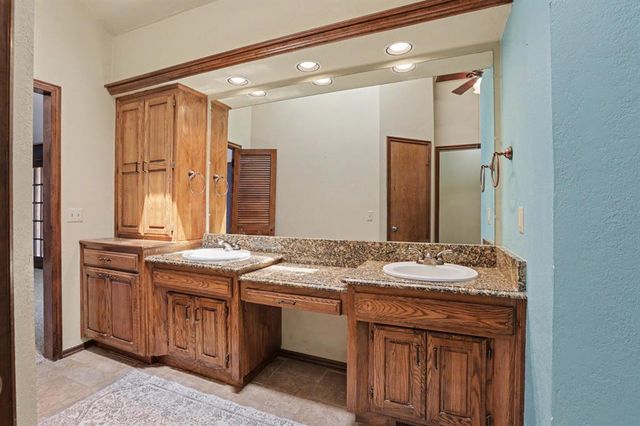 1301 SW 107th Place, Oklahoma City, OK 73170