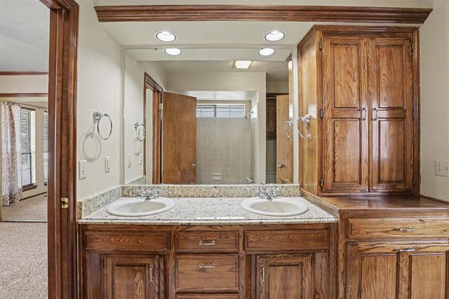 1301 SW 107th Place, Oklahoma City, OK 73170