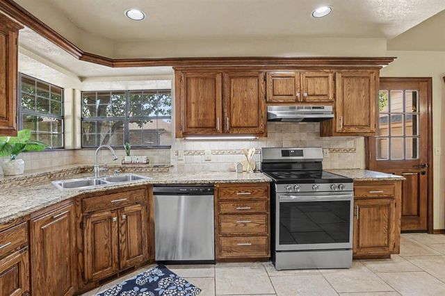 1301 SW 107th Place, Oklahoma City, OK 73170