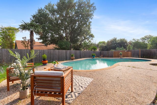 10522 HORN BLVD, San Antonio, TX 78240