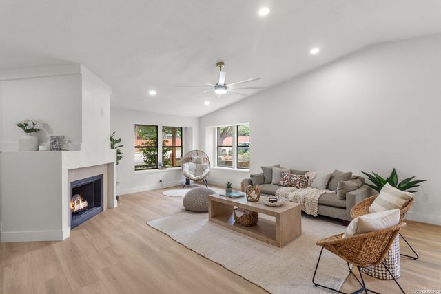 10522 HORN BLVD, San Antonio, TX 78240