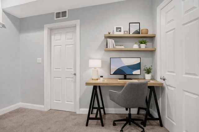 218 S LAFLIN Street 101, Chicago, IL 60607