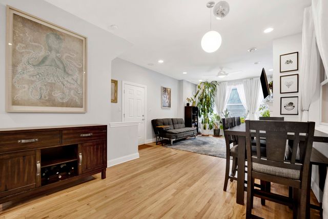 218 S LAFLIN Street 101, Chicago, IL 60607