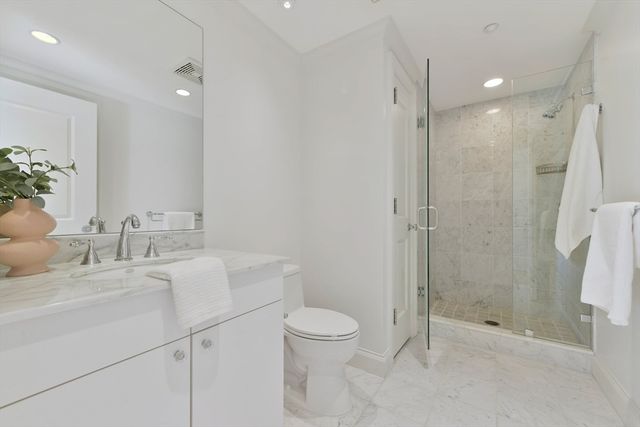 100 Belvidere St 8H, Boston, MA 02199