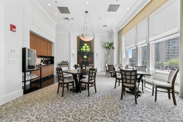 100 Belvidere St 8H, Boston, MA 02199