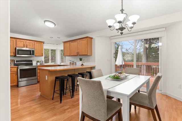 16920 N Woodcrest Ct, Colbert, WA 99005