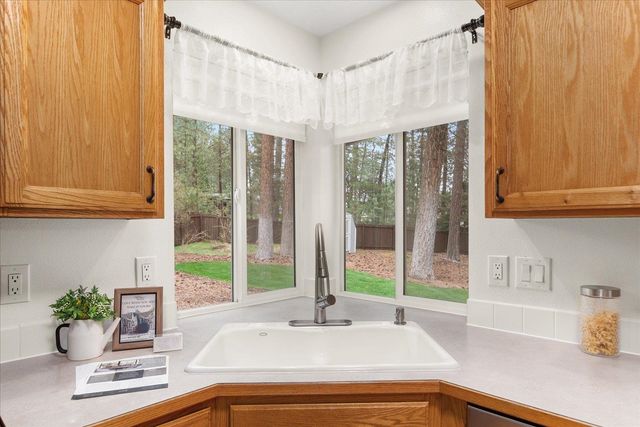 16920 N Woodcrest Ct, Colbert, WA 99005