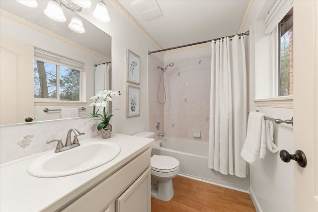 16920 N Woodcrest Ct, Colbert, WA 99005