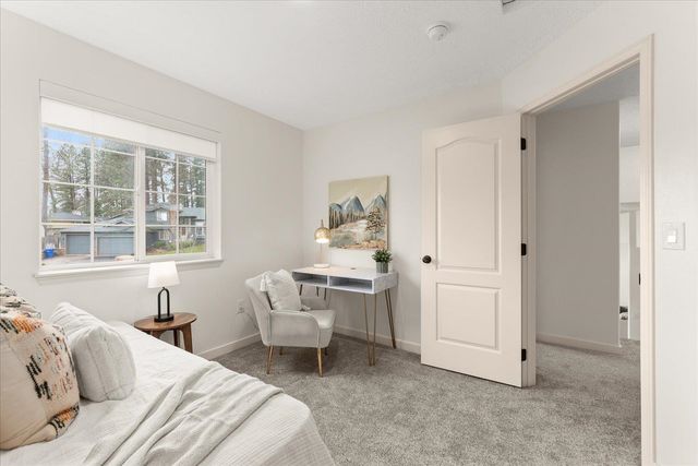 16920 N Woodcrest Ct, Colbert, WA 99005