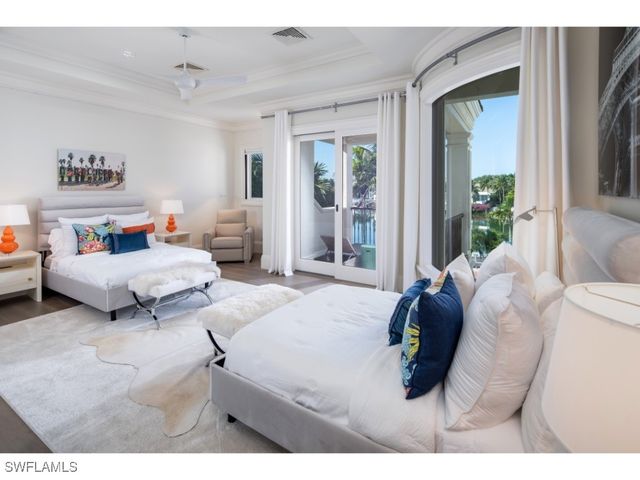 3430 Gin LN, Naples, FL 34102