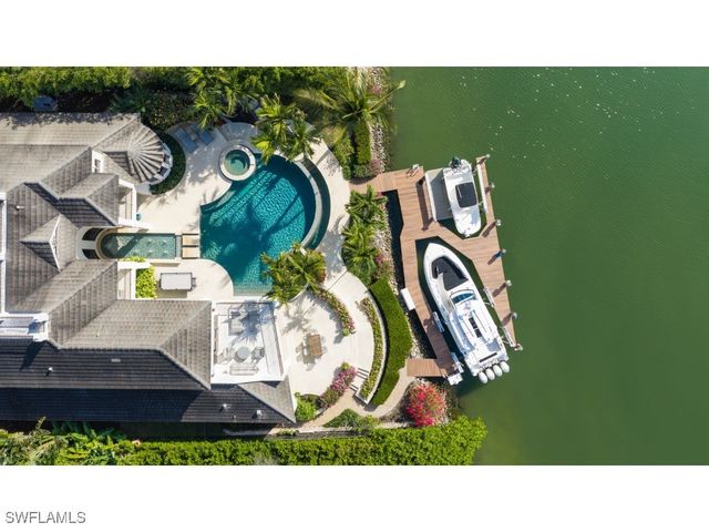 3430 Gin LN, Naples, FL 34102