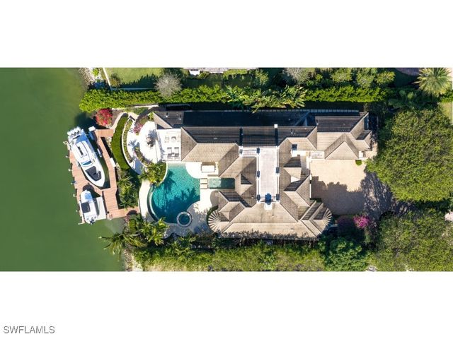 3430 Gin LN, Naples, FL 34102