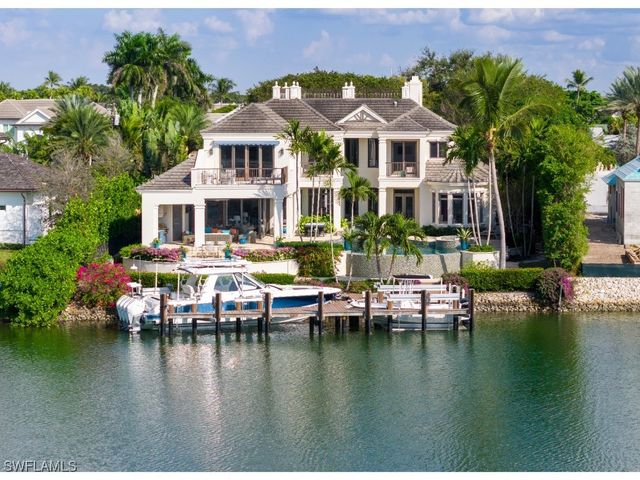 3430 Gin LN, Naples, FL 34102