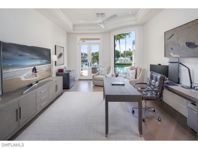 3430 Gin LN, Naples, FL 34102