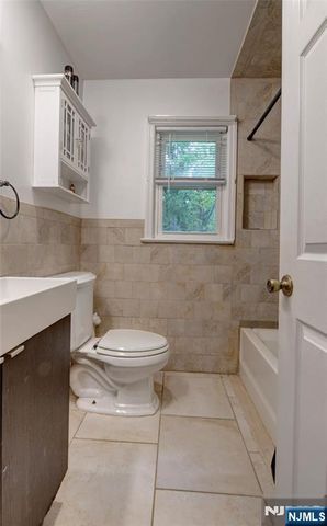 66 De Hart Street, Lincoln Park Borough, NJ 07035