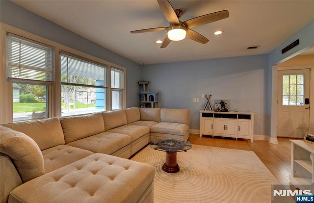 66 De Hart Street, Lincoln Park Borough, NJ 07035
