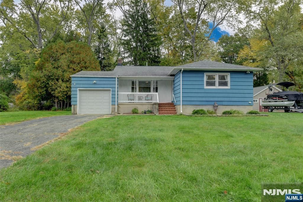 66 De Hart Street, Lincoln Park Borough, NJ 07035