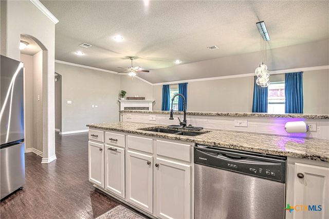 1721 Shadow Canyon Drive, Temple, TX 76502