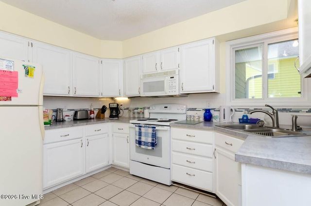 901 Seafarer Drive, Carolina Beach, NC 28428