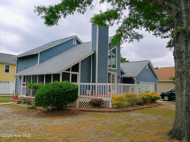901 Seafarer Drive, Carolina Beach, NC 28428
