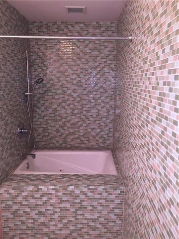 1124 B Reagan TER B, Austin, TX 78704